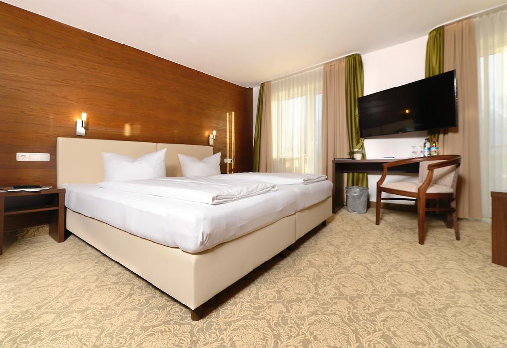Hotel Bayerisch Meran Bad Feilnbach Exteriör bild
