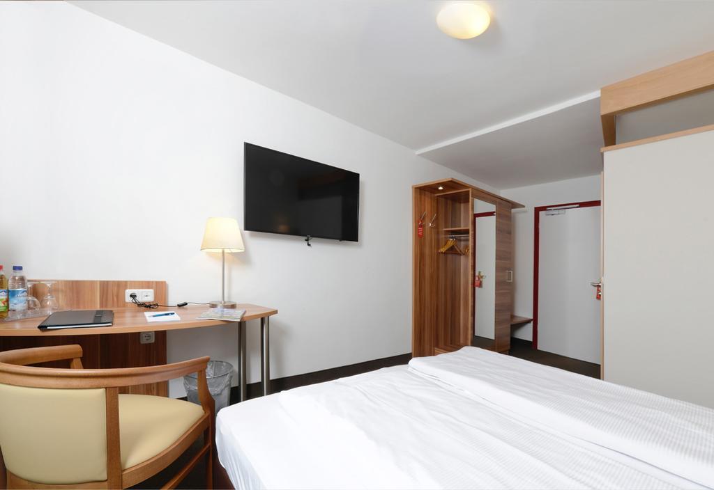 Hotel Bayerisch Meran Bad Feilnbach Exteriör bild